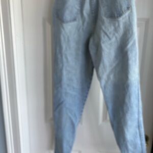 Stefano international. Light Blue High-Waisted Jeans. Size27x29. Acid washed.